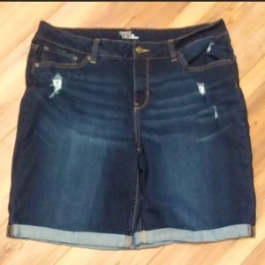 Time and a Tru Midrise Shorts